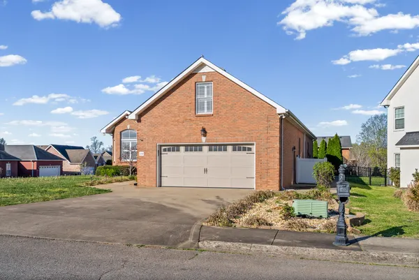 $2,650 | 650 Appomattox Court, Clarksville, TN 37043