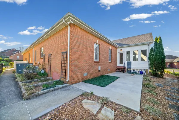 $2,650 | 650 Appomattox Court, Clarksville, TN 37043