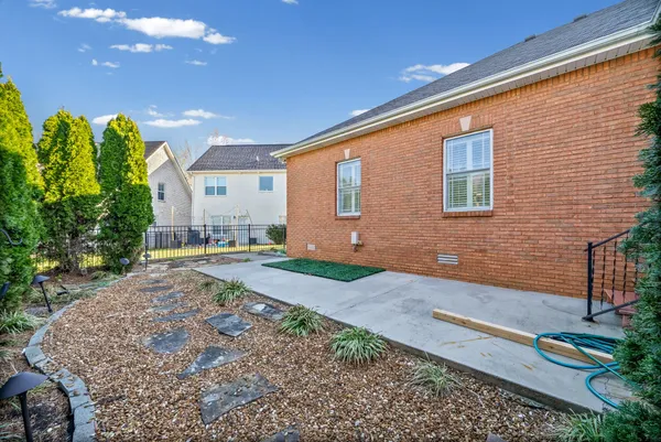 $2,650 | 650 Appomattox Court, Clarksville, TN 37043