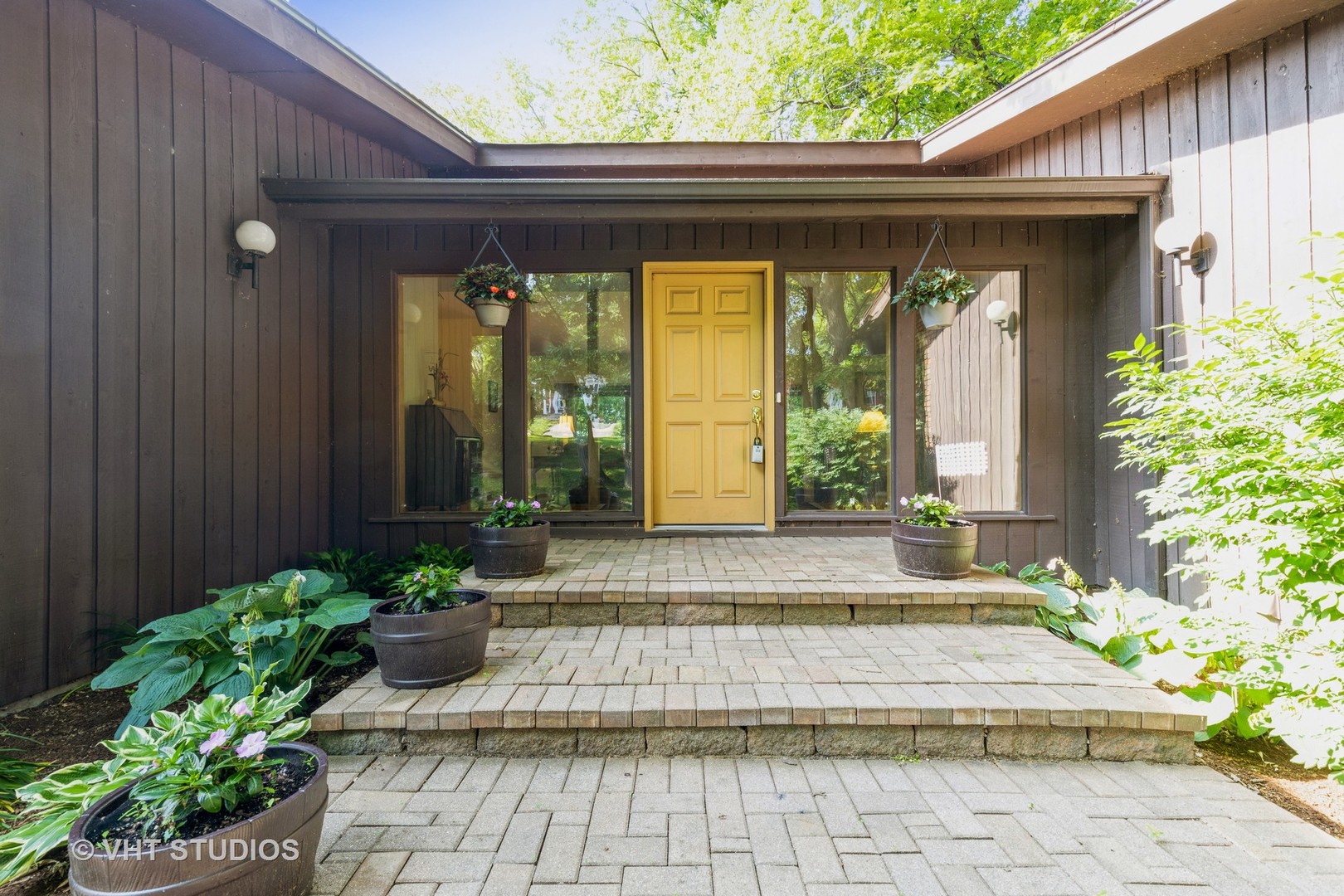 433 High Road Cary, IL 60013 - Photo 3 of 20