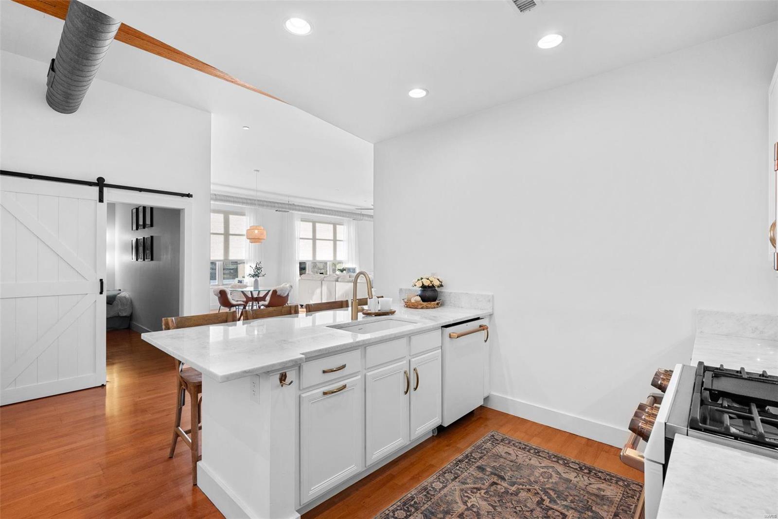 630 Emerson Road, Unit 402 St. Louis, MO 63141 - Photo 13 of 42