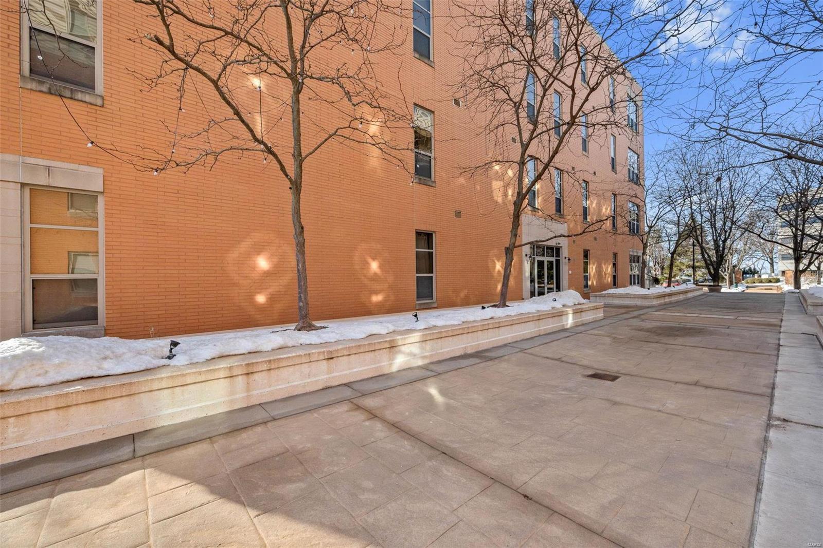 630 Emerson Road, Unit 402 St. Louis, MO 63141 - Photo 3 of 42
