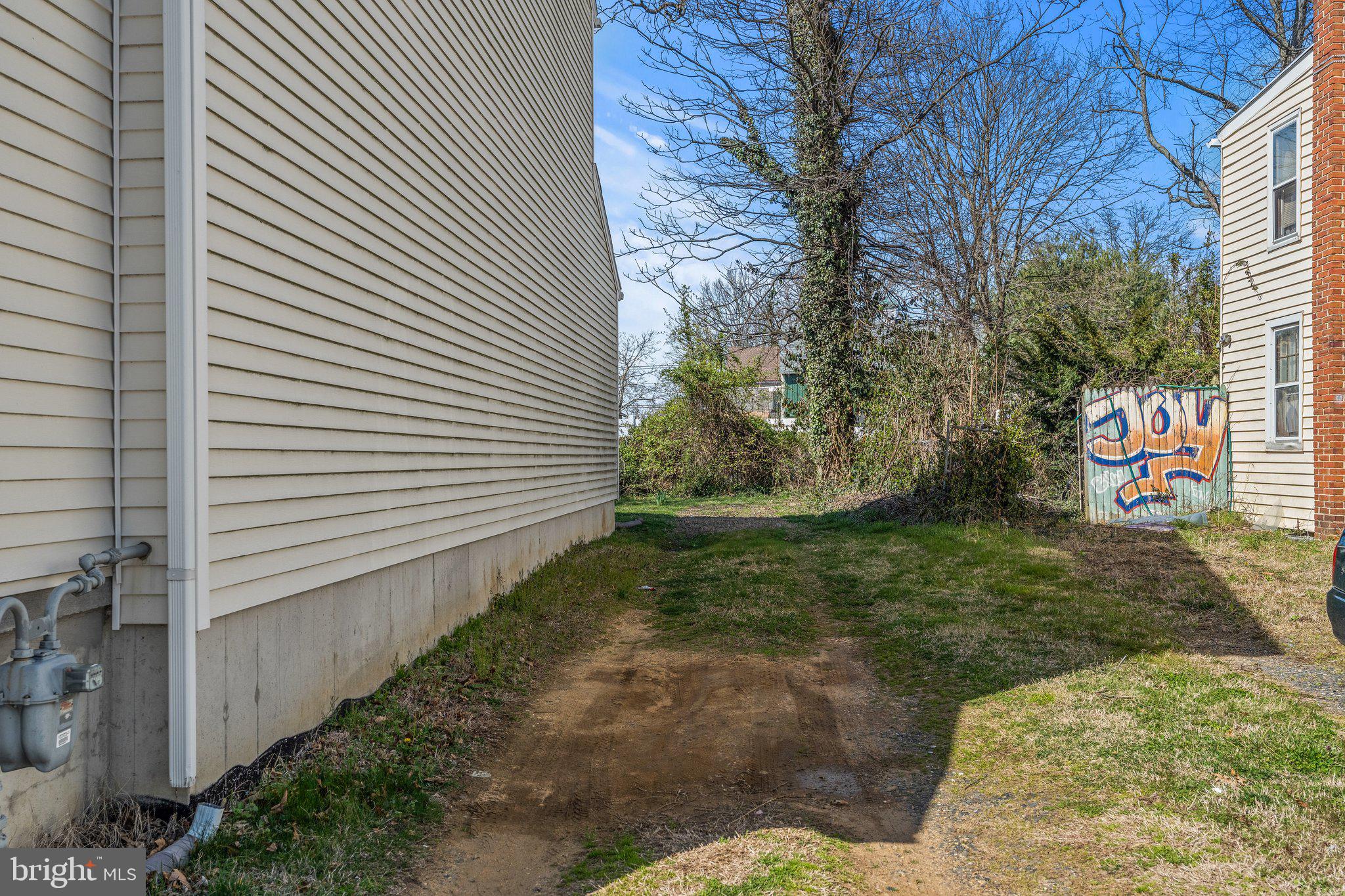 a view of a pathway of a house