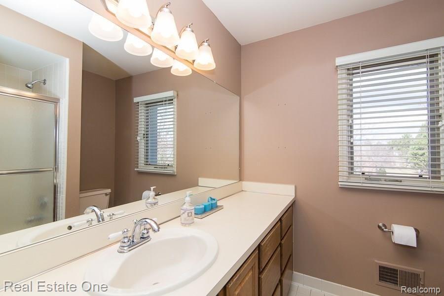 1127 Chaffer Drive Rochester, MI 48306 - Photo 17 of 24 Chaffer-W035.jpg