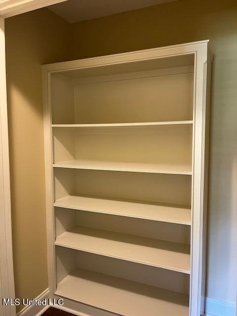 810 Windlass Cove Brandon, MS 39047 - Photo 18 of 32 Hall closet