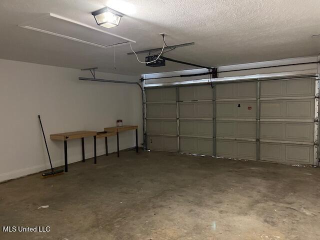 810 Windlass Cove Brandon, MS 39047 - Photo 30 of 32 Garage