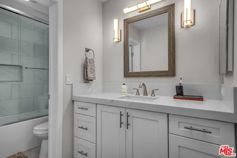 $595,000 | 11645 Montana Avenue, Unit 107, Los Angeles, CA 90049