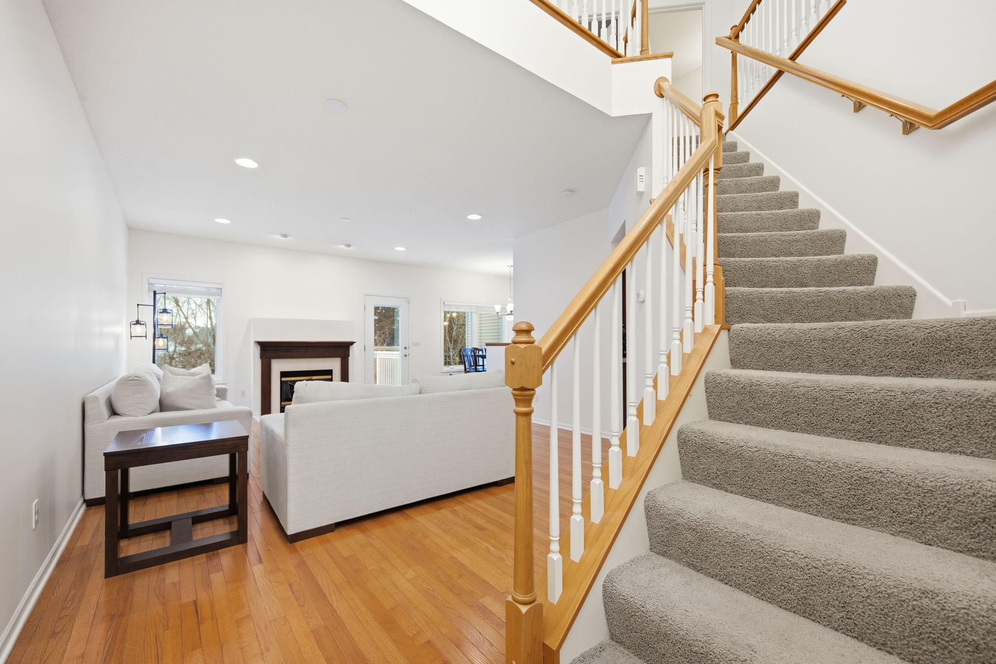 9796 Cupola Lane Eden Prairie, MN 55347 - Photo 4 of 36