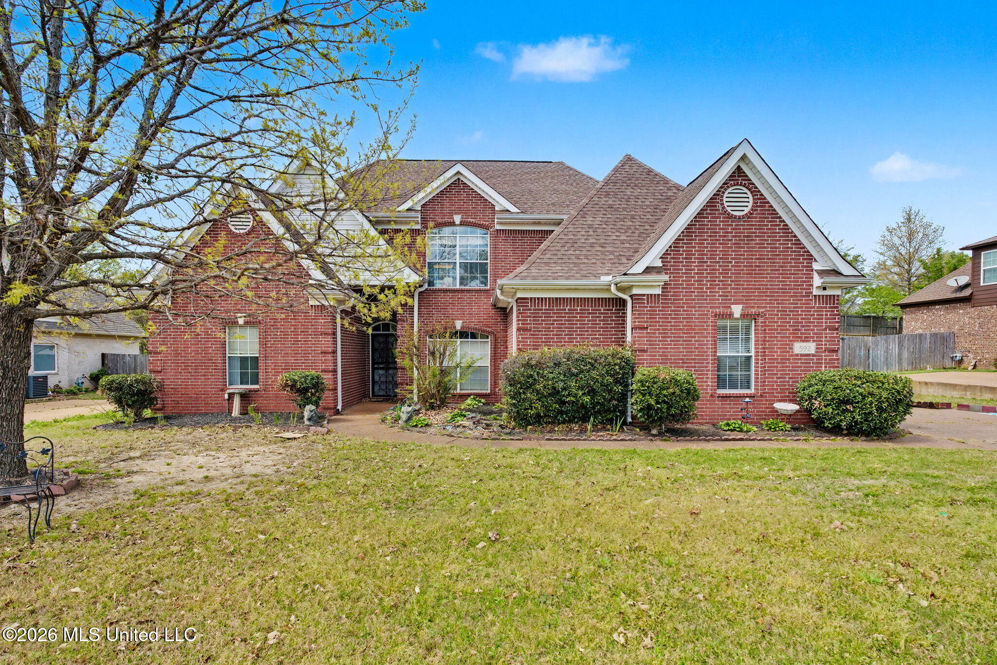 592 Rowan Oak Place Hernando, MS 38632 - Photo 2 of 31 2-web-or-mls-592 Rowan Oak Pl-1