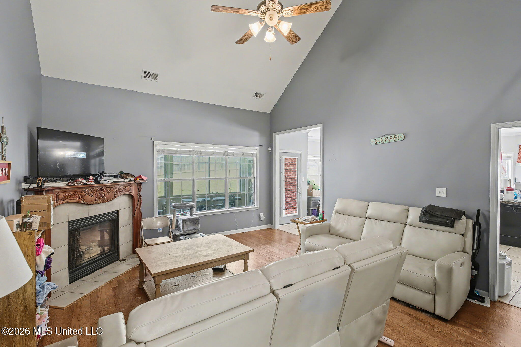 592 Rowan Oak Place Hernando, MS 38632 - Photo 6 of 31 6-web-or-mls-592 Rowan Oak Pl-5