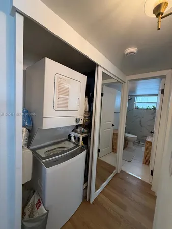 $2,500 | 801 Meridian Avenue, Unit 2D, Miami Beach, FL 33139