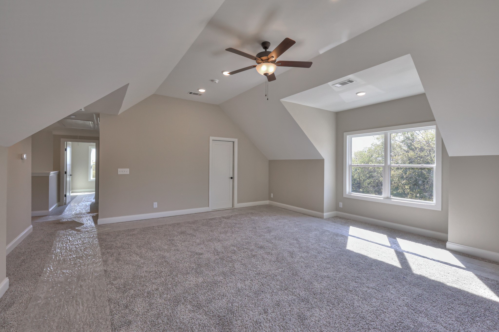 1875 Templow Road Bethpage, TN 37022 - Photo 21 of 49 a view of an empty room with a window