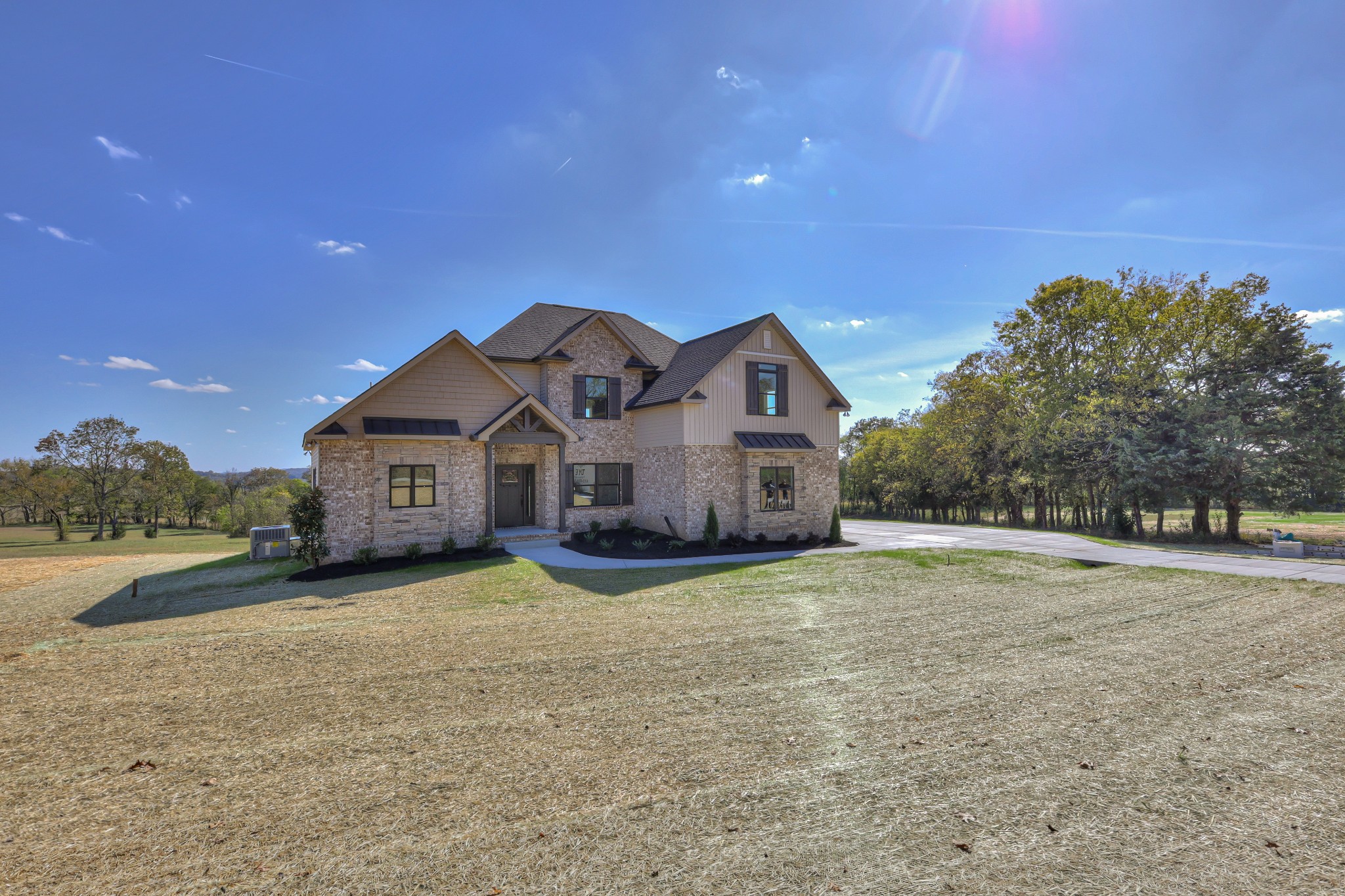 1875 Templow Road Bethpage, TN 37022 - Photo 49 of 49 a front view of a house with yard