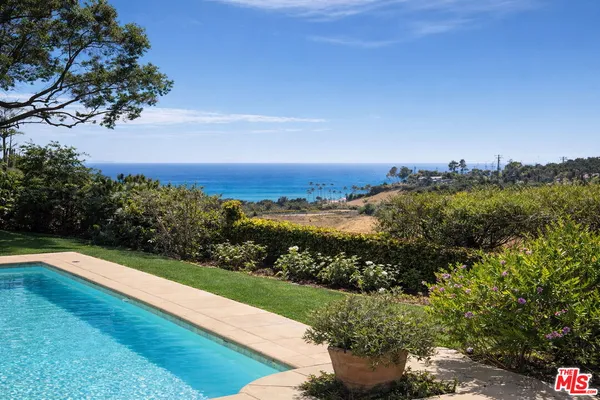 $4,550,000 | 6015 Galahad Drive, Malibu, CA 90265