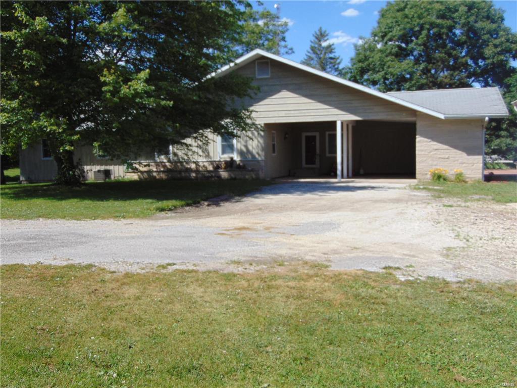 9890 Water Plant Road Palmyra, IL 62674 - Photo 4 of 34