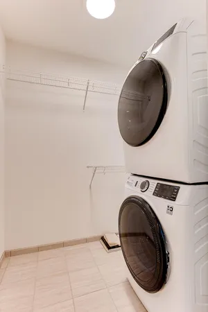 $3,045 | 1240 South 2nd Street, Unit 925, Minneapolis, MN 55415