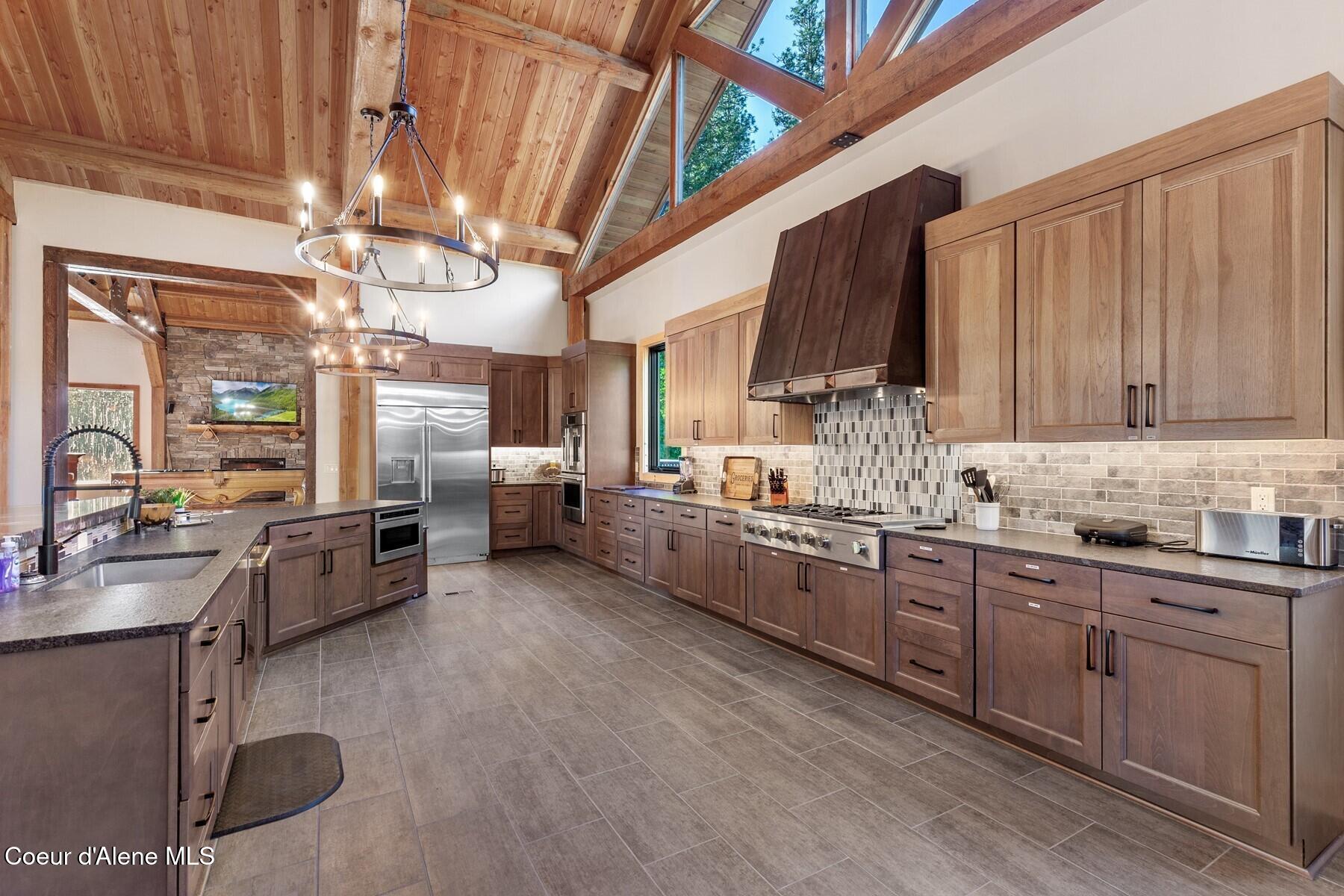 14318 North Waters Edge Court Hayden, ID 83835 - Photo 19 of 49 Custom hood and hemlock