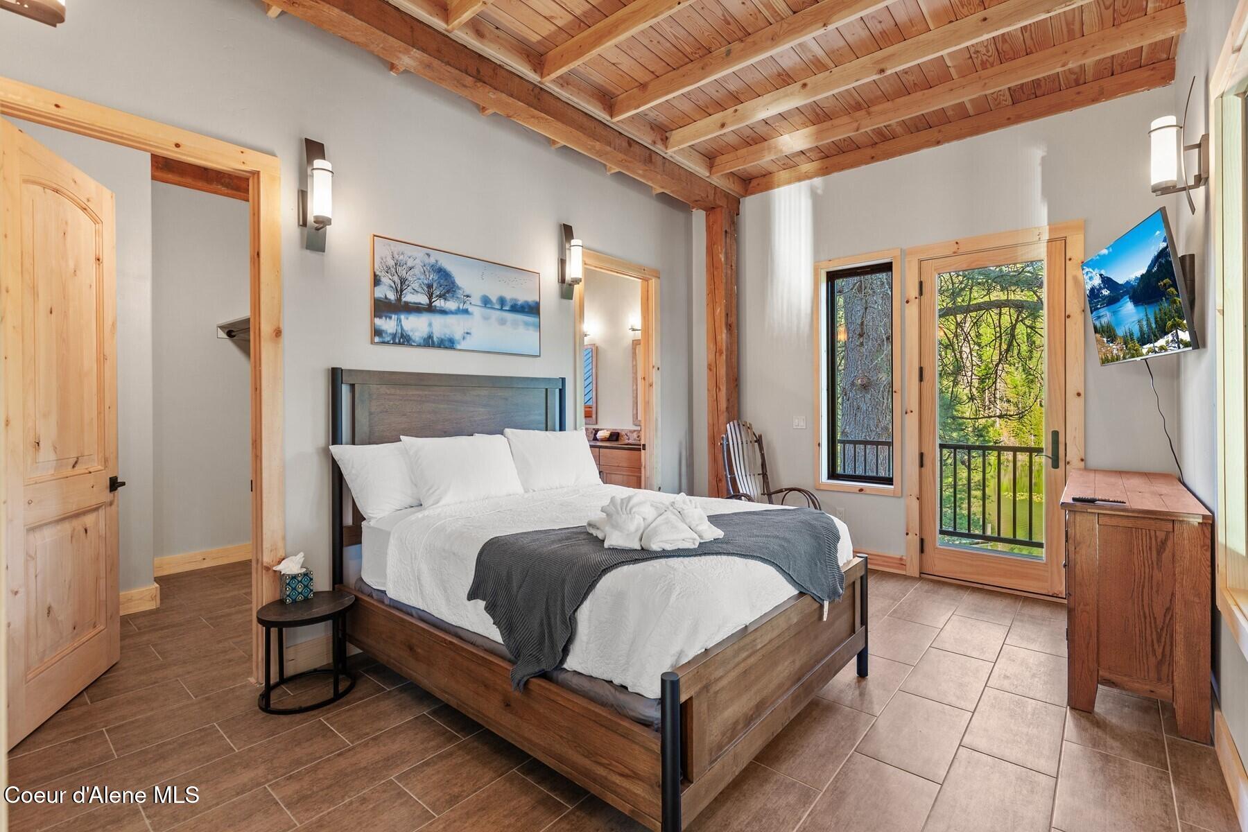 14318 North Waters Edge Court Hayden, ID 83835 - Photo 29 of 49 Bedroom #2 Suite Upper Level