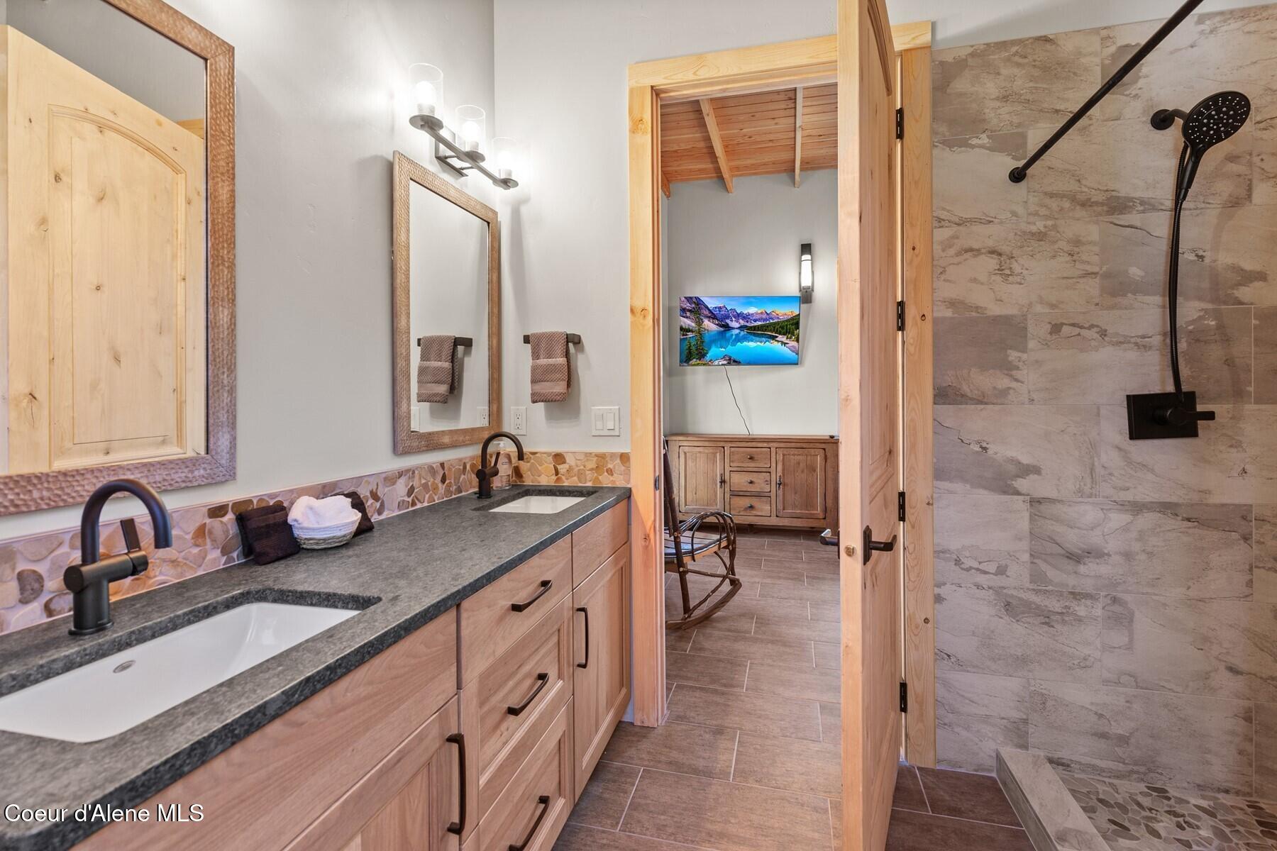 14318 North Waters Edge Court Hayden, ID 83835 - Photo 30 of 49 Bathroom #2