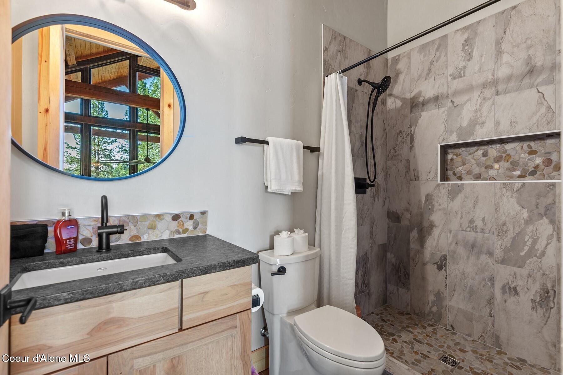 14318 North Waters Edge Court Hayden, ID 83835 - Photo 33 of 49 Bathroom #3 upper level HALL