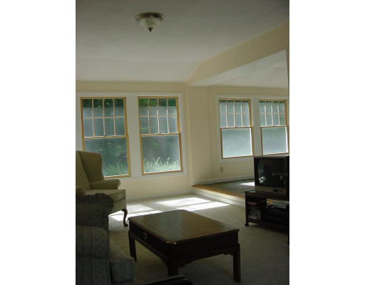 12 Robbern Road Hopkinton, MA 01748 - Photo 2 of 9 Gallery Image 2