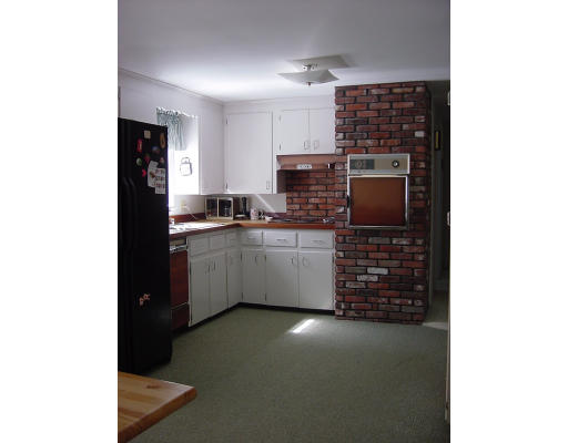 12 Robbern Road Hopkinton, MA 01748 - Photo 3 of 9 Gallery Image 3