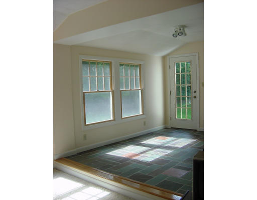 12 Robbern Road Hopkinton, MA 01748 - Photo 4 of 9 Gallery Image 4