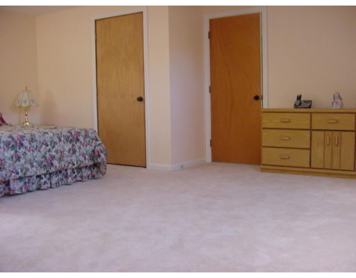 12 Robbern Road Hopkinton, MA 01748 - Photo 6 of 9 Gallery Image 6