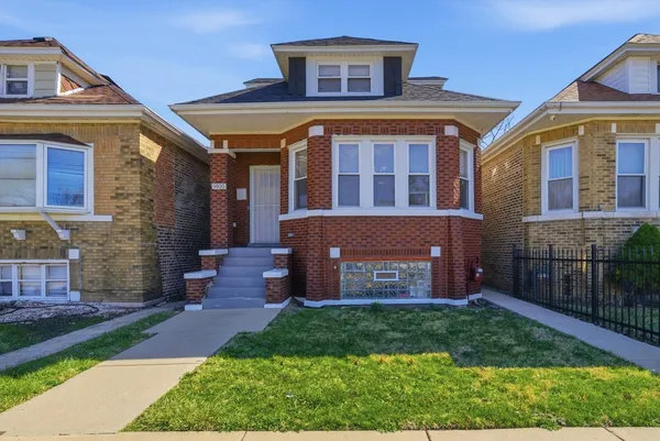 $2,800 | 9105 South Drexel Avenue, Chicago, IL 60619