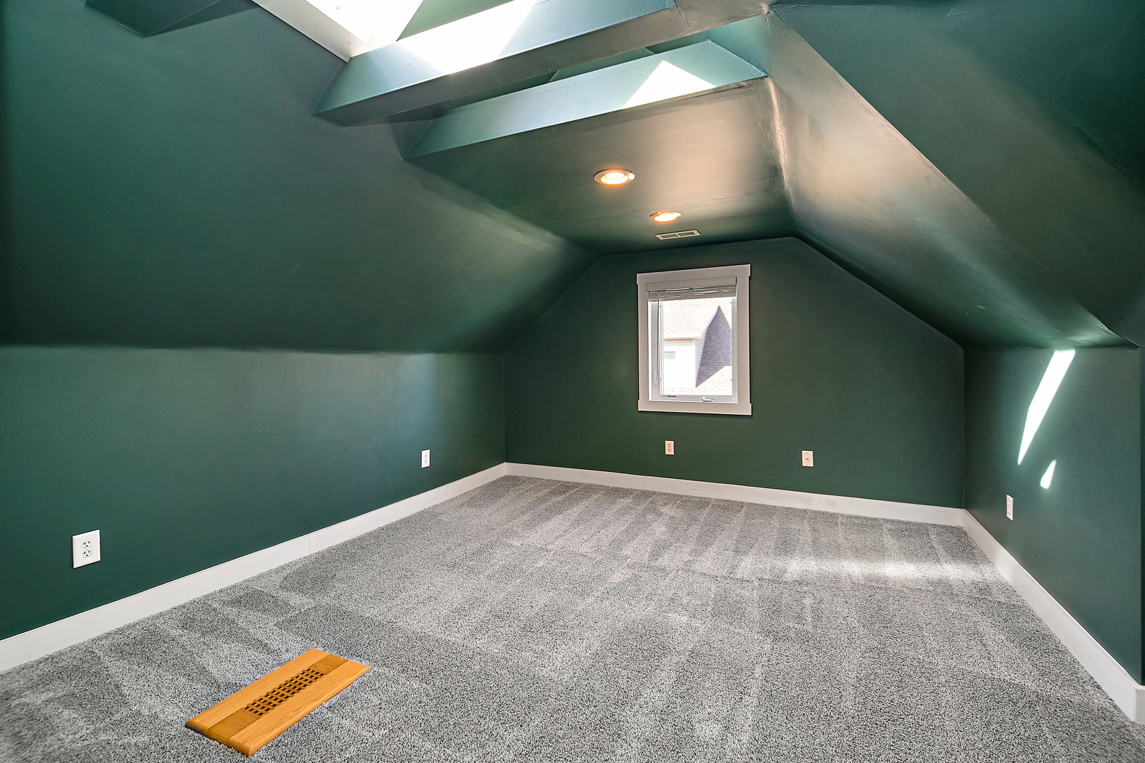 290 East 1st Avenue Clifton, IL 60927 - Photo 12 of 20 a view of an empty room