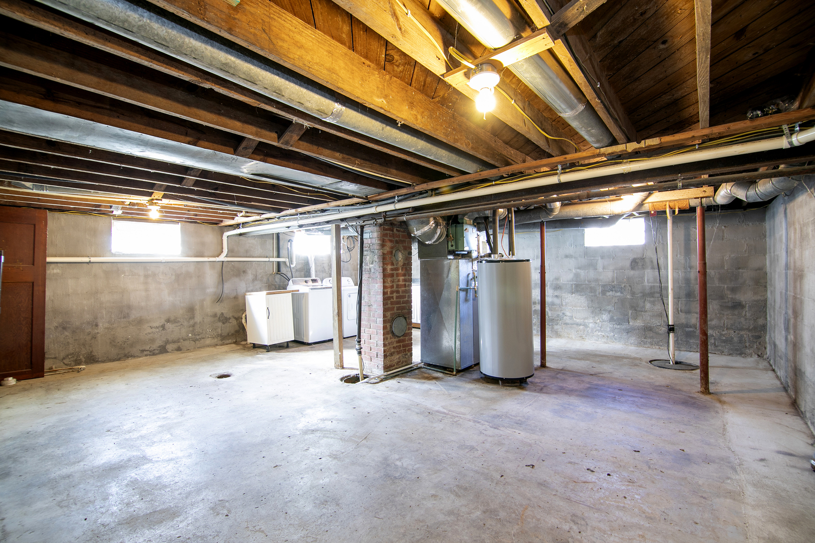 290 East 1st Avenue Clifton, IL 60927 - Photo 18 of 20 a view of an empty room