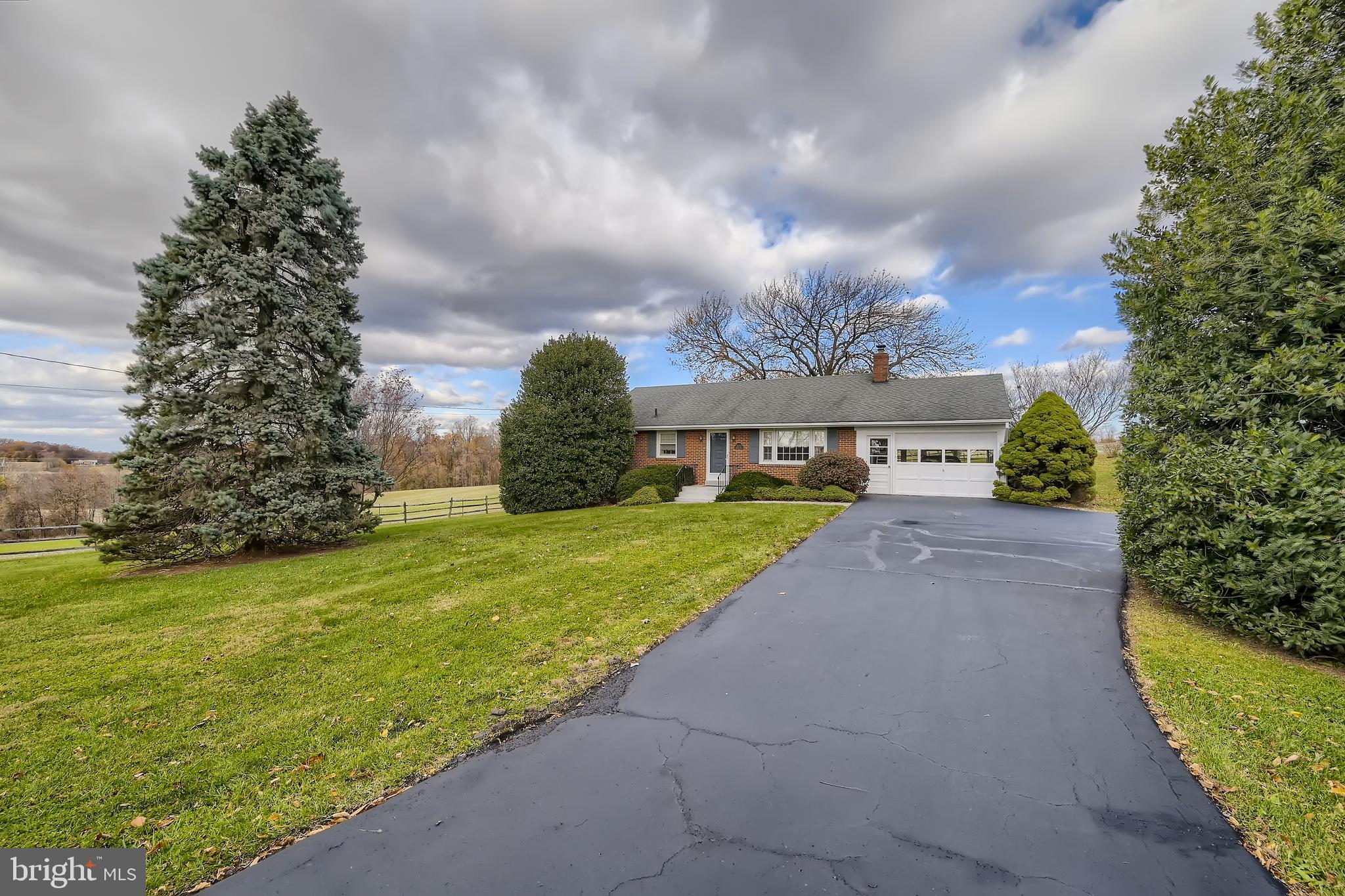11735 Hawkes Road Clarksburg, MD 20871 - Photo 1 of 28 Gallery Image 1