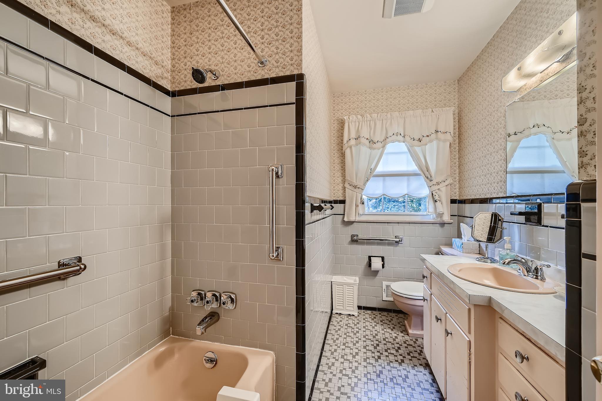 11735 Hawkes Road Clarksburg, MD 20871 - Photo 16 of 28 Gallery Image 16