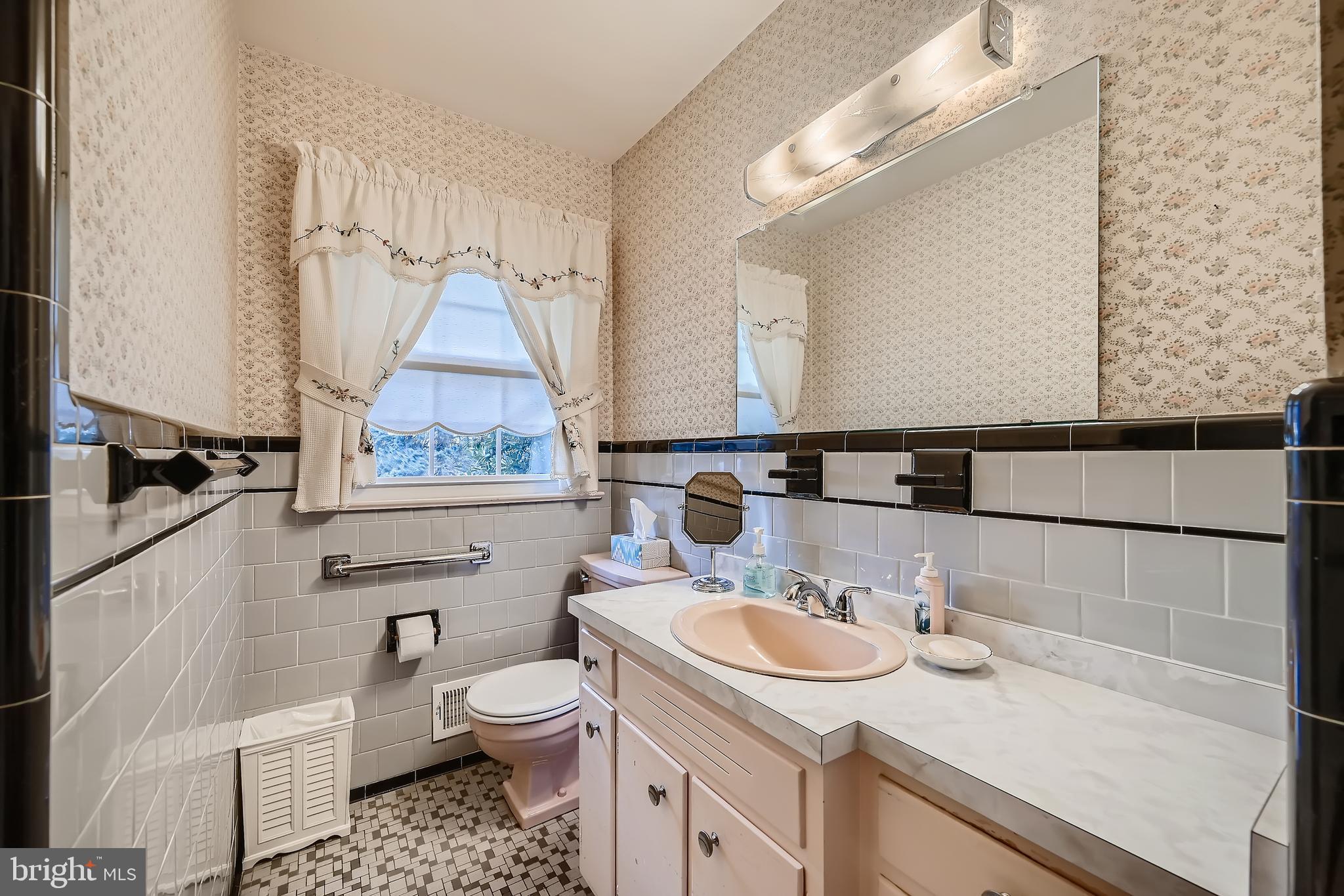 11735 Hawkes Road Clarksburg, MD 20871 - Photo 17 of 28 Gallery Image 17