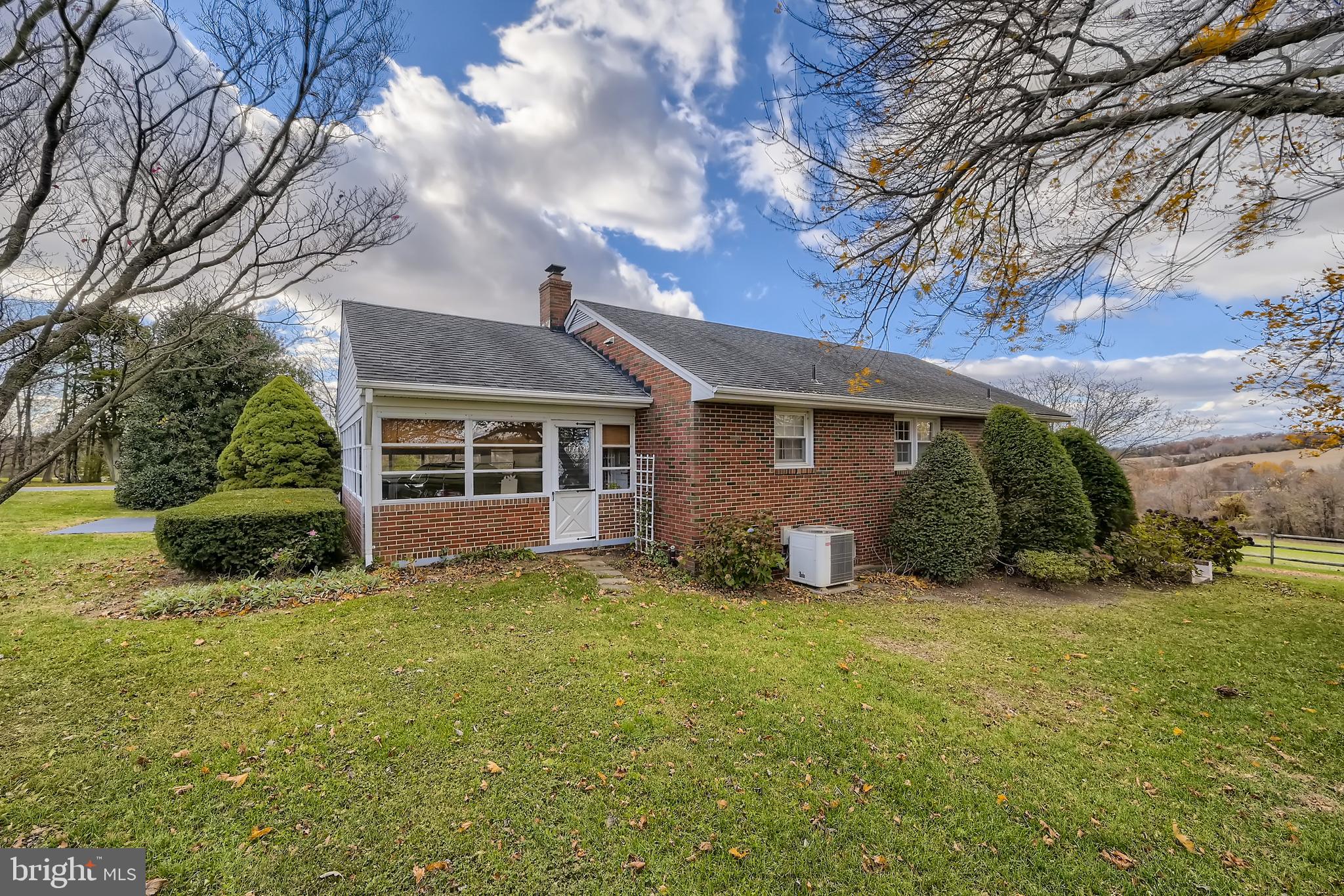 11735 Hawkes Road Clarksburg, MD 20871 - Photo 26 of 28 Gallery Image 26