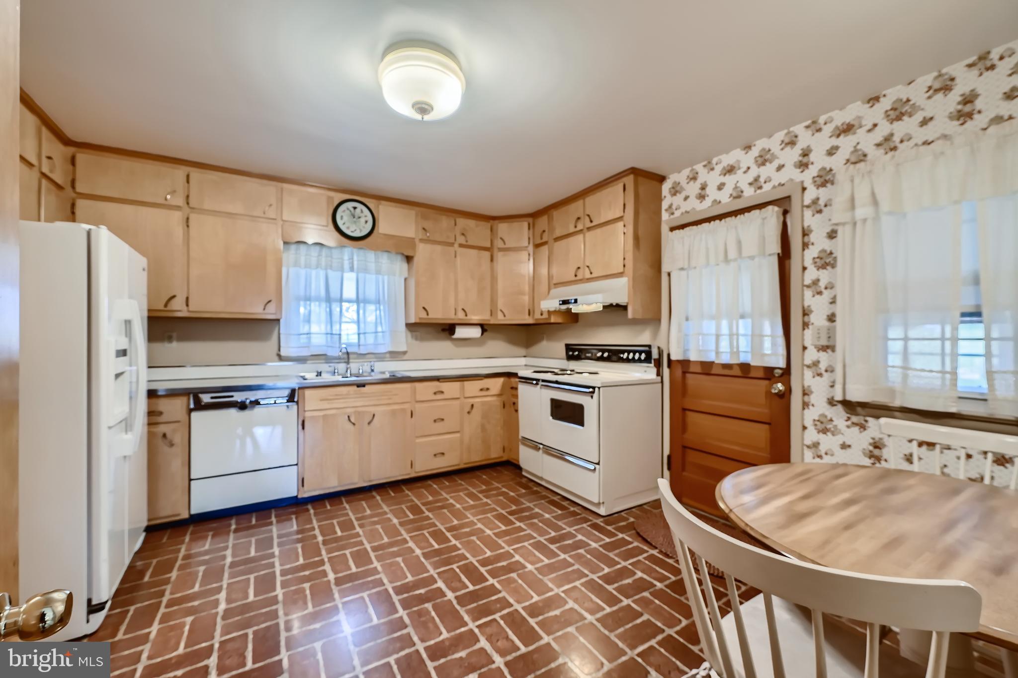 11735 Hawkes Road Clarksburg, MD 20871 - Photo 10 of 28 Gallery Image 10