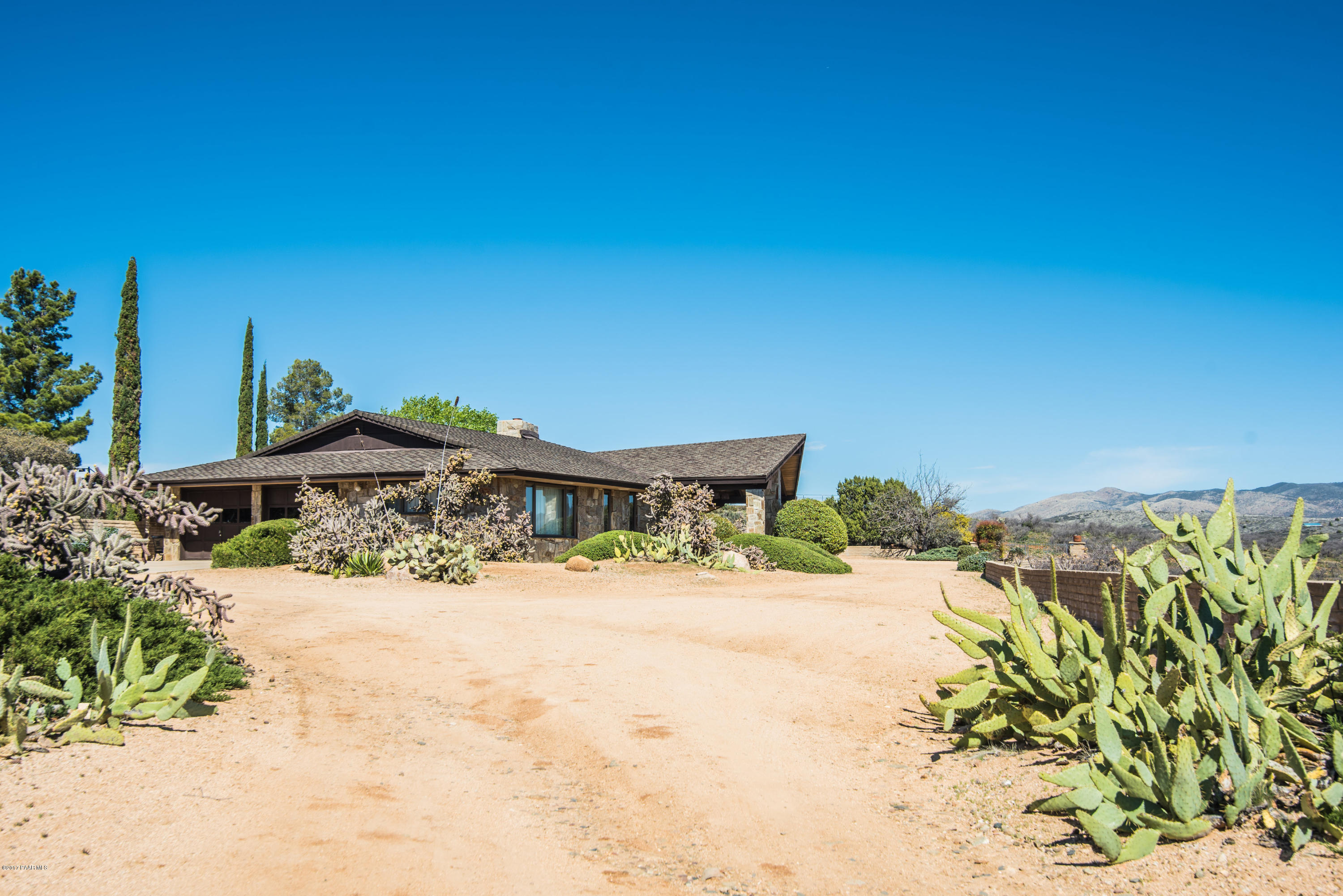 17900 Med Bar Road Dewey, AZ 86327 - Photo 12 of 95 Side of Home (4)