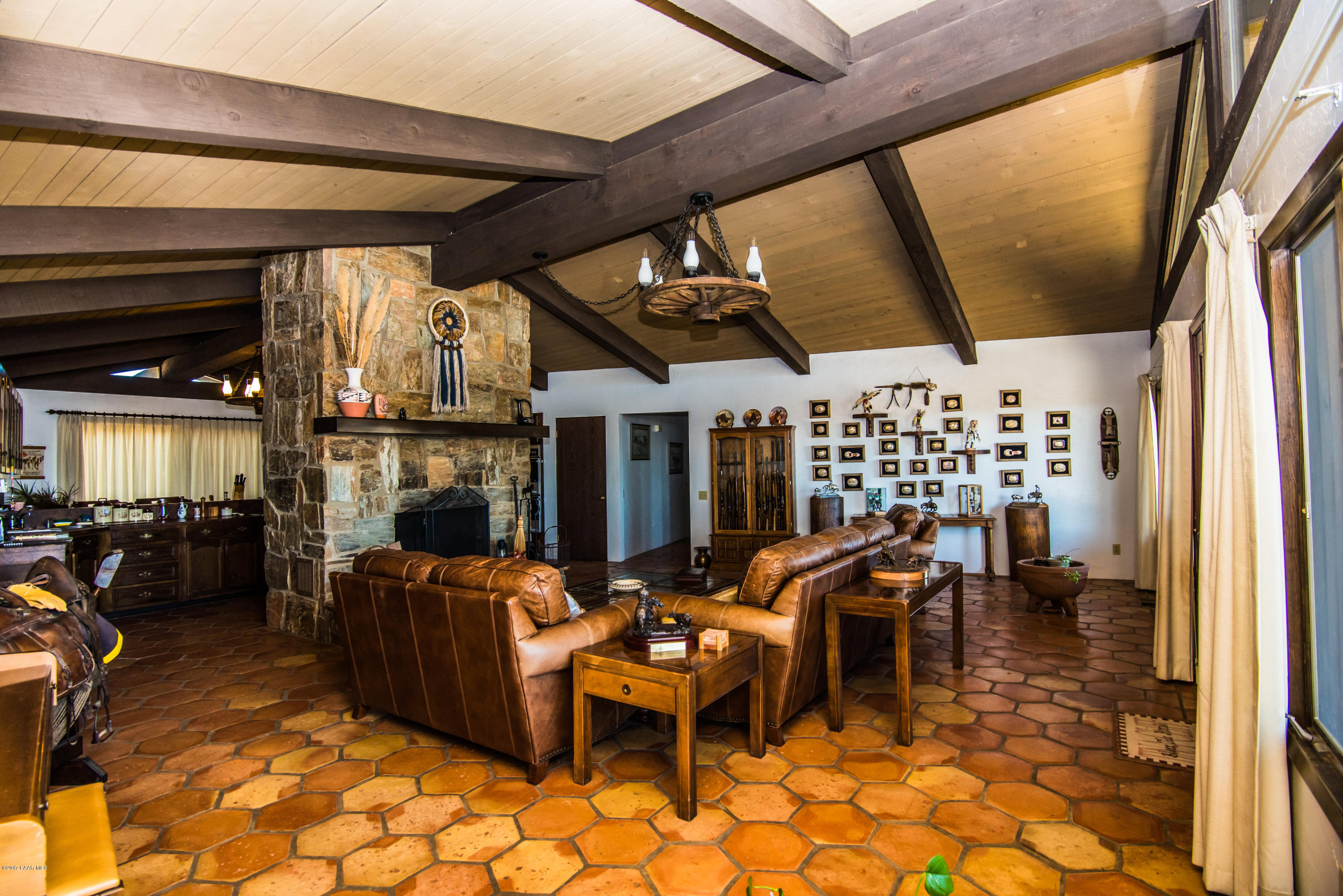 17900 Med Bar Road Dewey, AZ 86327 - Photo 23 of 95 Great Room