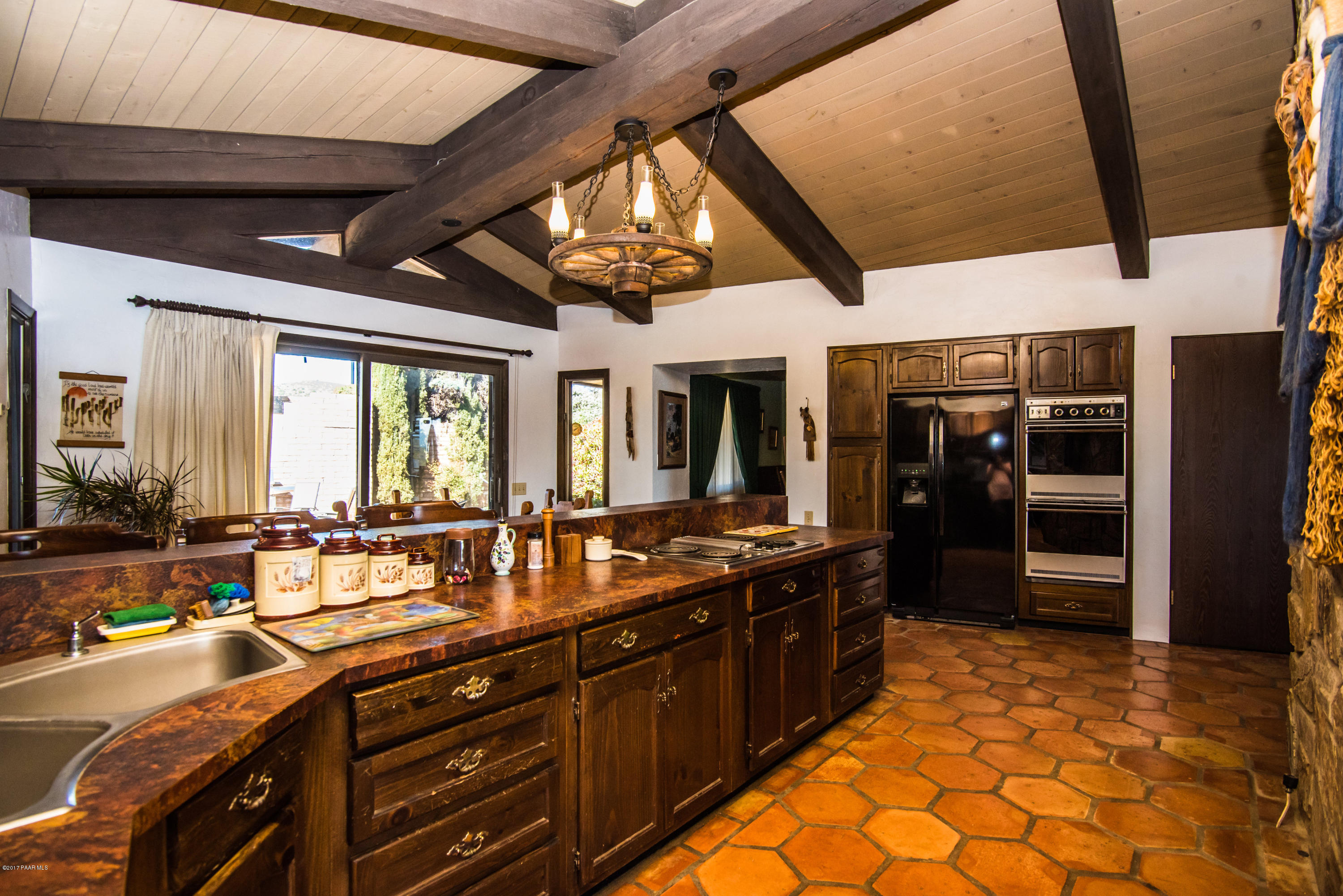 17900 Med Bar Road Dewey, AZ 86327 - Photo 25 of 95 Kitchen with Dining Area (3)
