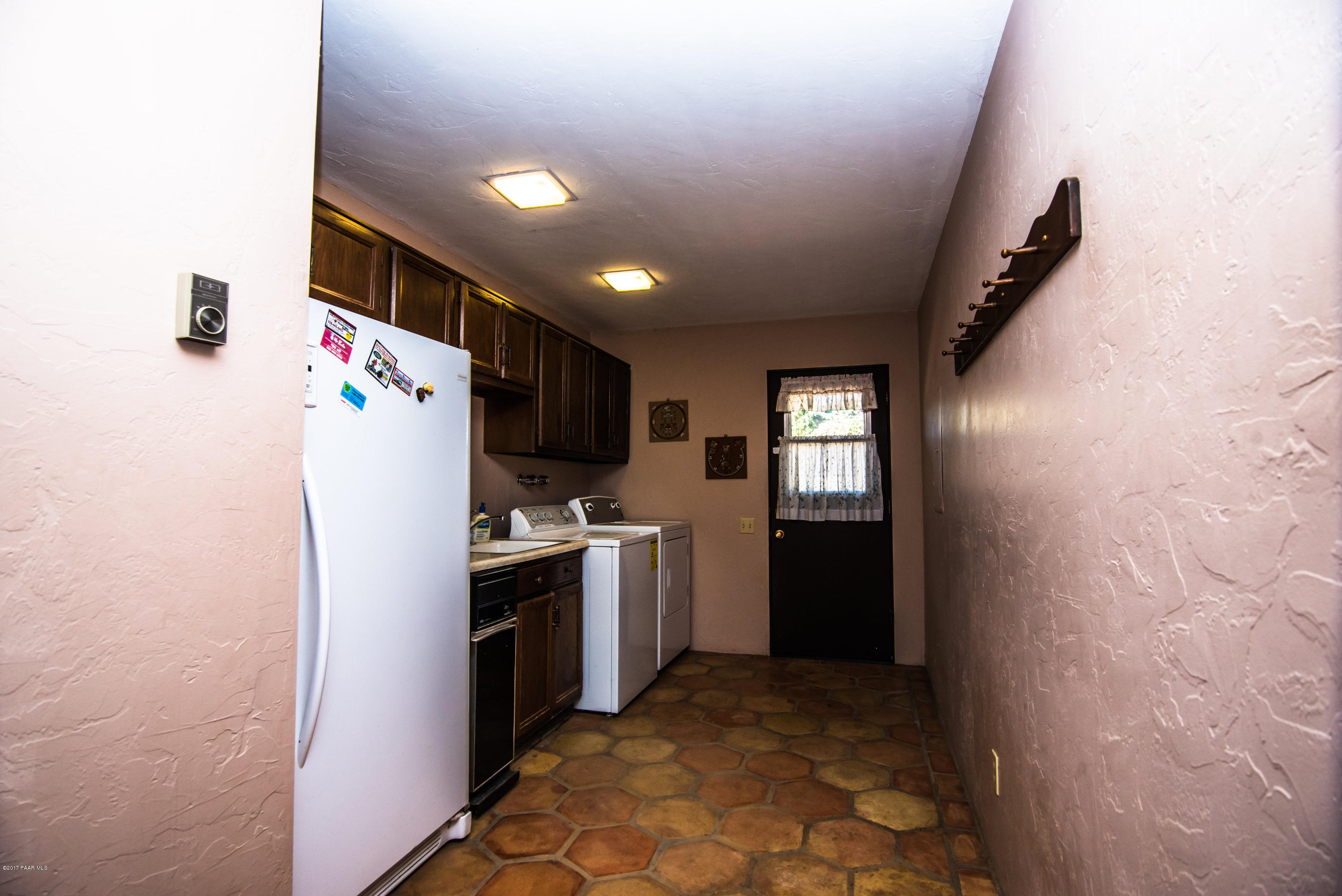 17900 Med Bar Road Dewey, AZ 86327 - Photo 44 of 95 Laundry Room (2)