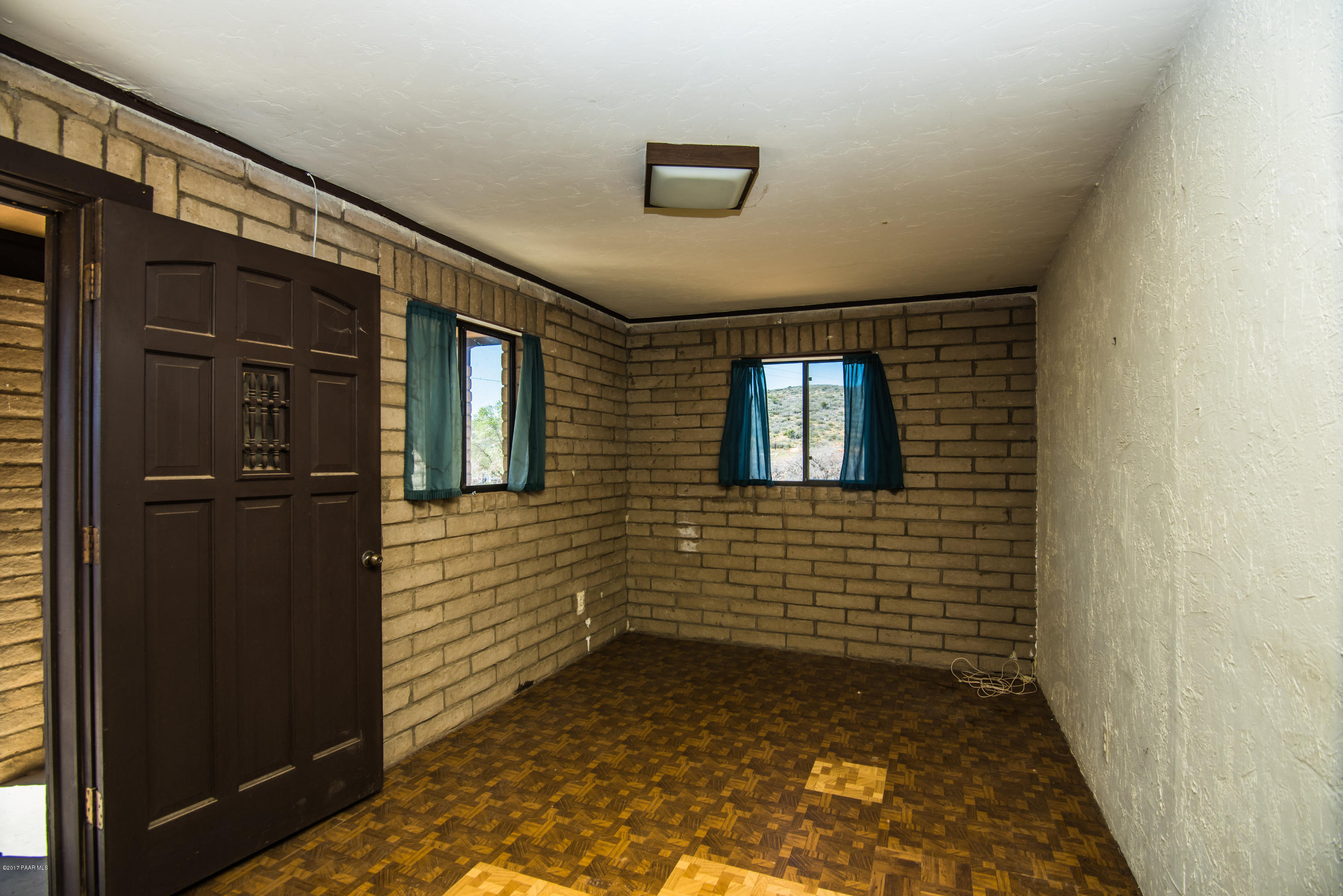 17900 Med Bar Road Dewey, AZ 86327 - Photo 55 of 95 Cabin Main Room