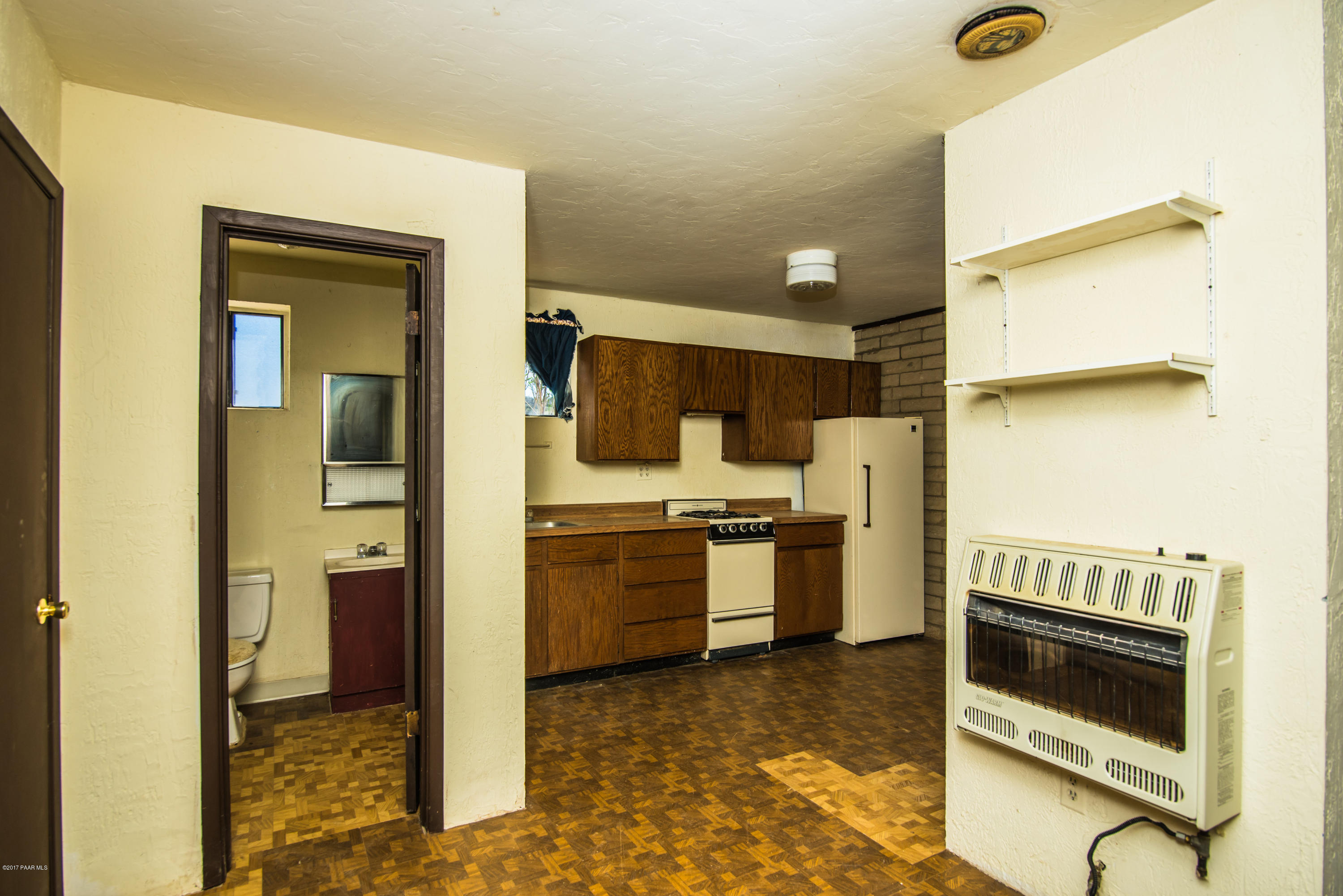 17900 Med Bar Road Dewey, AZ 86327 - Photo 56 of 95 Cabin Kitchen and Bath