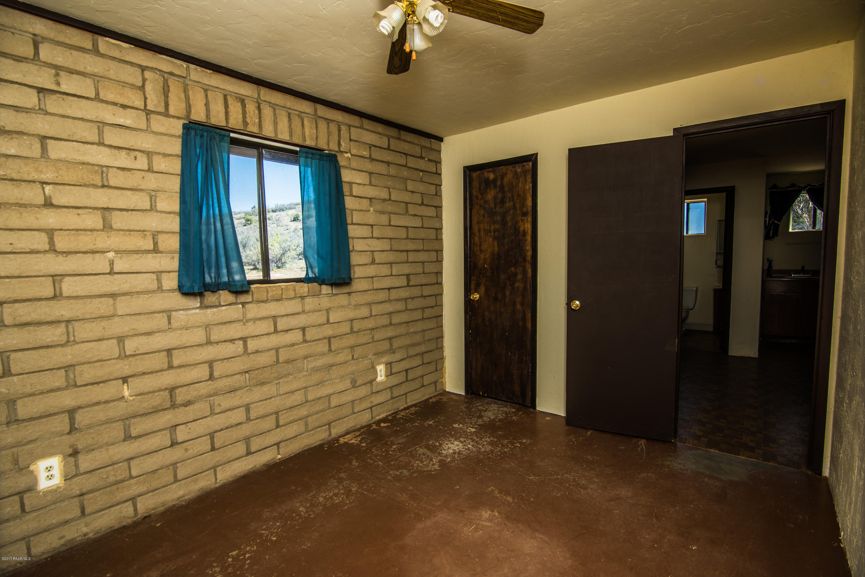 17900 Med Bar Road Dewey, AZ 86327 - Photo 59 of 95 Cabin Bedroom (2)