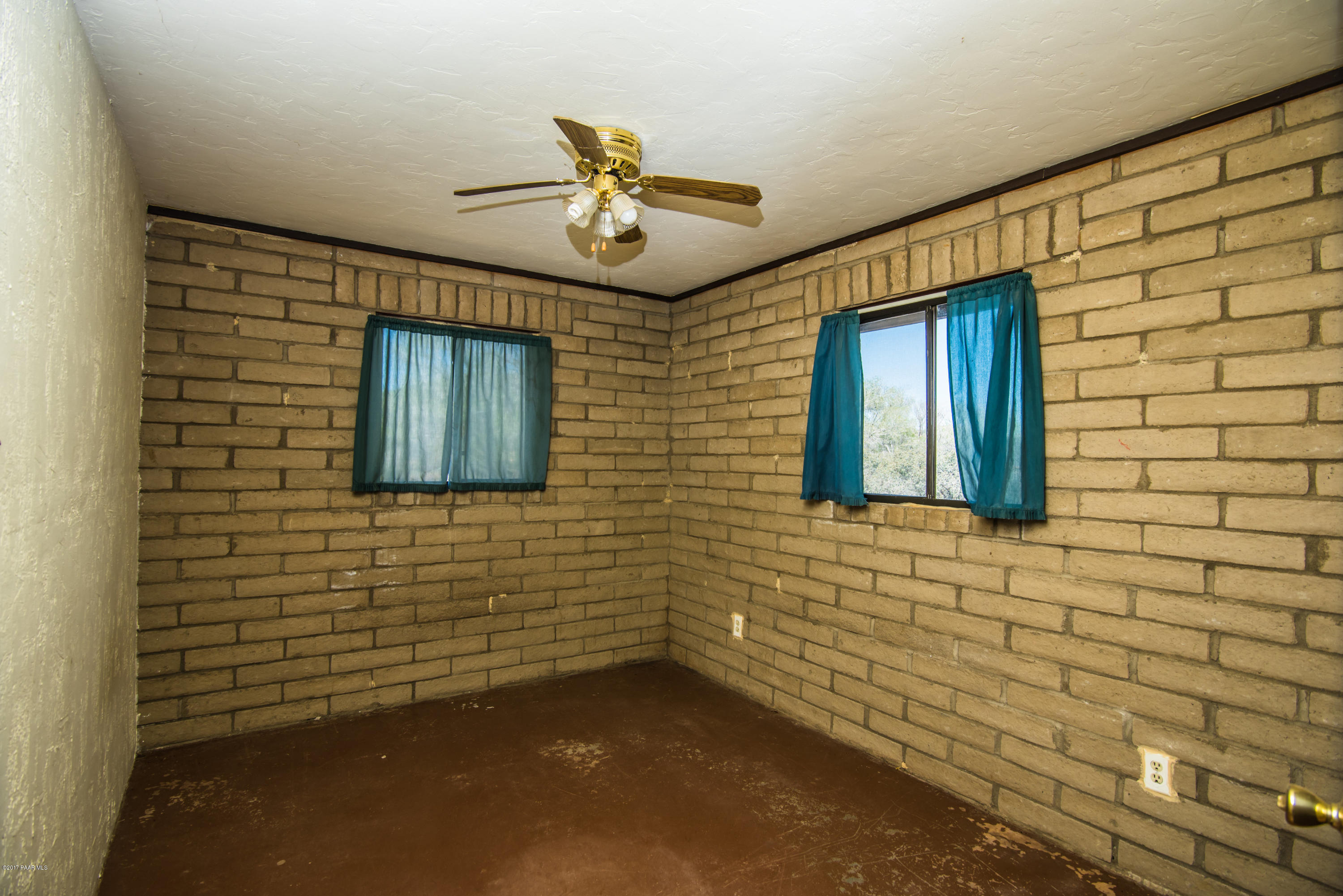17900 Med Bar Road Dewey, AZ 86327 - Photo 60 of 95 Cabin Bedroom