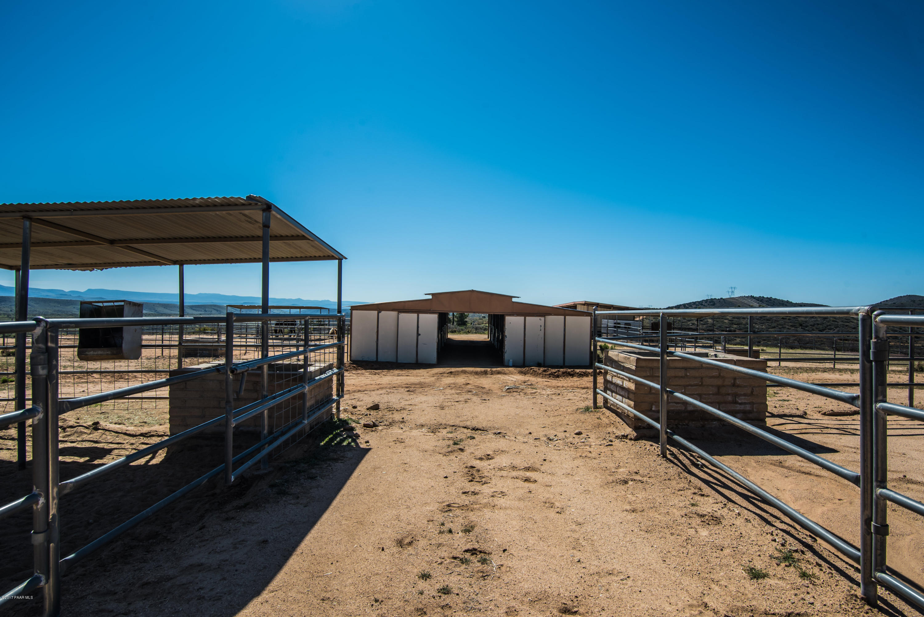 17900 Med Bar Road Dewey, AZ 86327 - Photo 64 of 95 Barn and Mare Motels