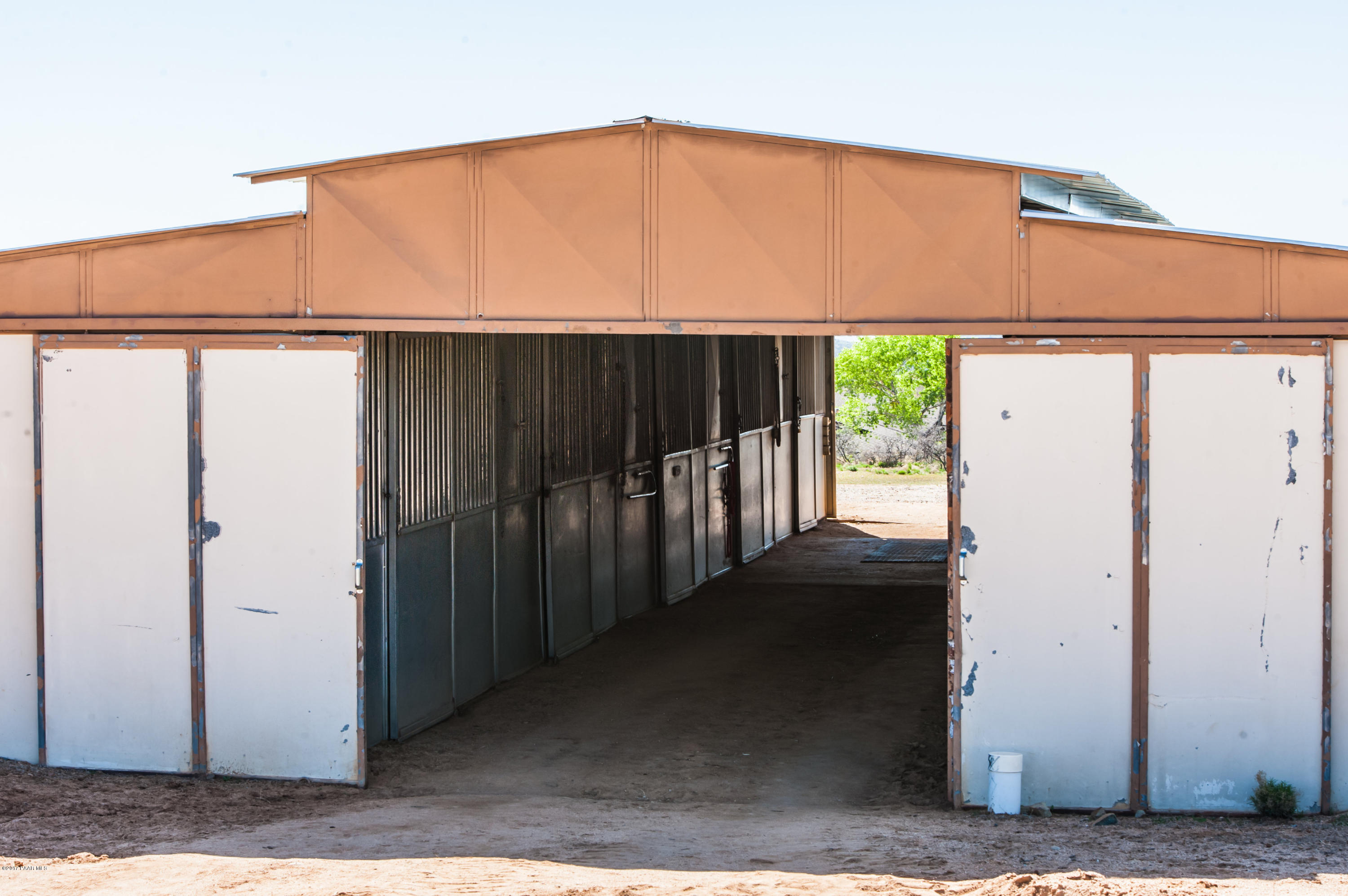 17900 Med Bar Road Dewey, AZ 86327 - Photo 65 of 95 Barn (2)
