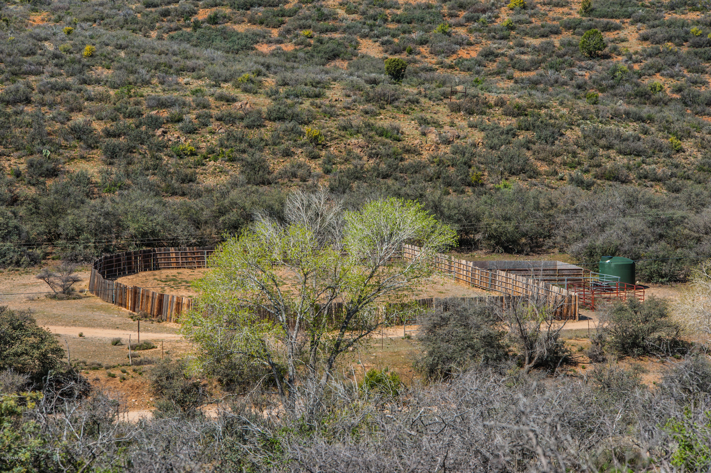 17900 Med Bar Road Dewey, AZ 86327 - Photo 73 of 95 Corral