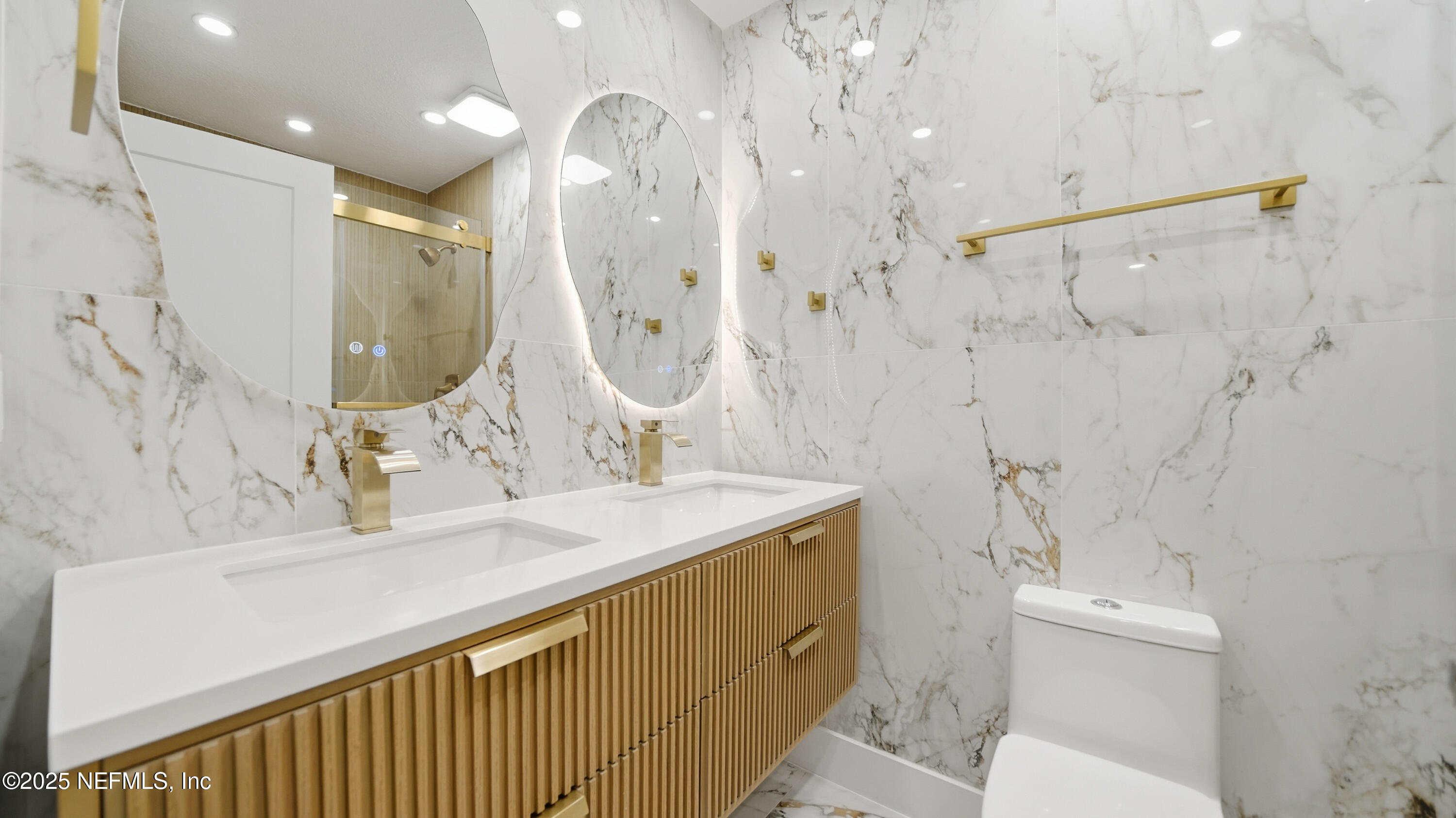 3217 Turtle Creek Road St. Augustine, FL 32086 - Photo 23 of 57 a bathroom with a sink a toilet and shower