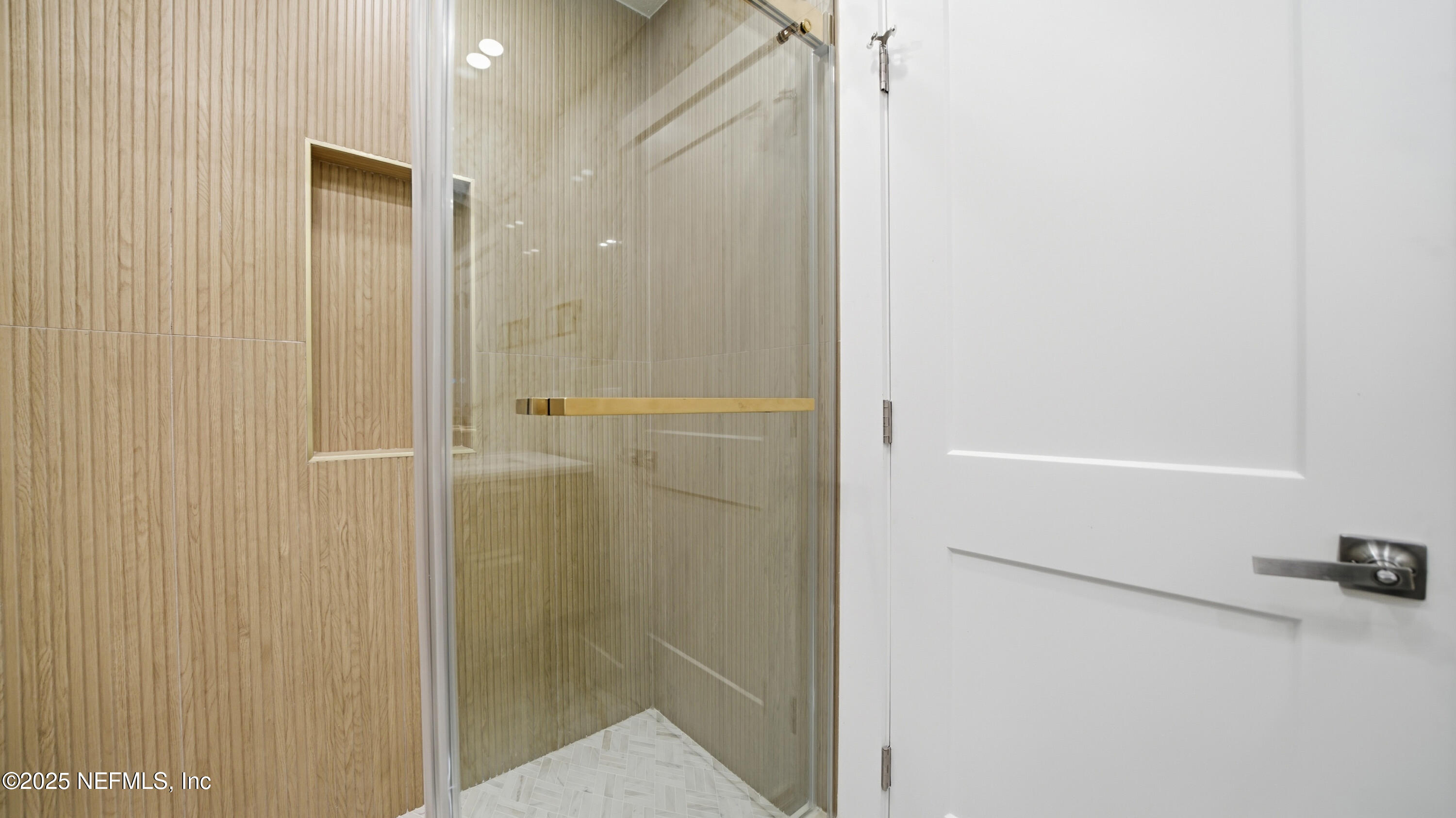 3217 Turtle Creek Road St. Augustine, FL 32086 - Photo 25 of 57 a bathroom with a shower