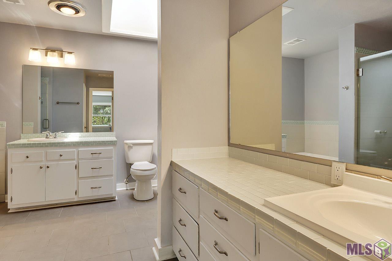 4560 Bennett Drive Baton Rouge, LA 70808 - Photo 15 of 20 Master Bath